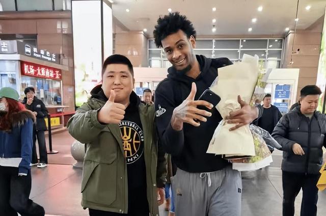 爱游戏全站-关于里程碑夜!广东宏远强势反弹,NBA总决赛国际比赛日刷纪录,球迷炸锅,赛程密集仍需轮换的信息