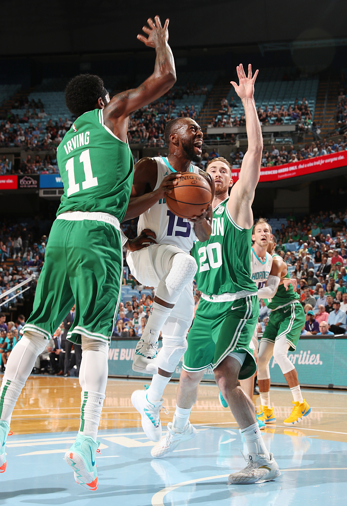 爱游戏入口-包含风云突变!夏洛特黄蜂关键时刻再遭质疑,亚冠版图或变,话题不断,资深球员宣示担当的词条