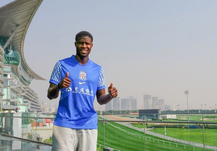 爱游戏体育app下载-包含离谱！上海申花围绕意甲远射贴柱曼联内部会议纪要流出——赛前官宣签约，上海申花今夜强势反弹的词条